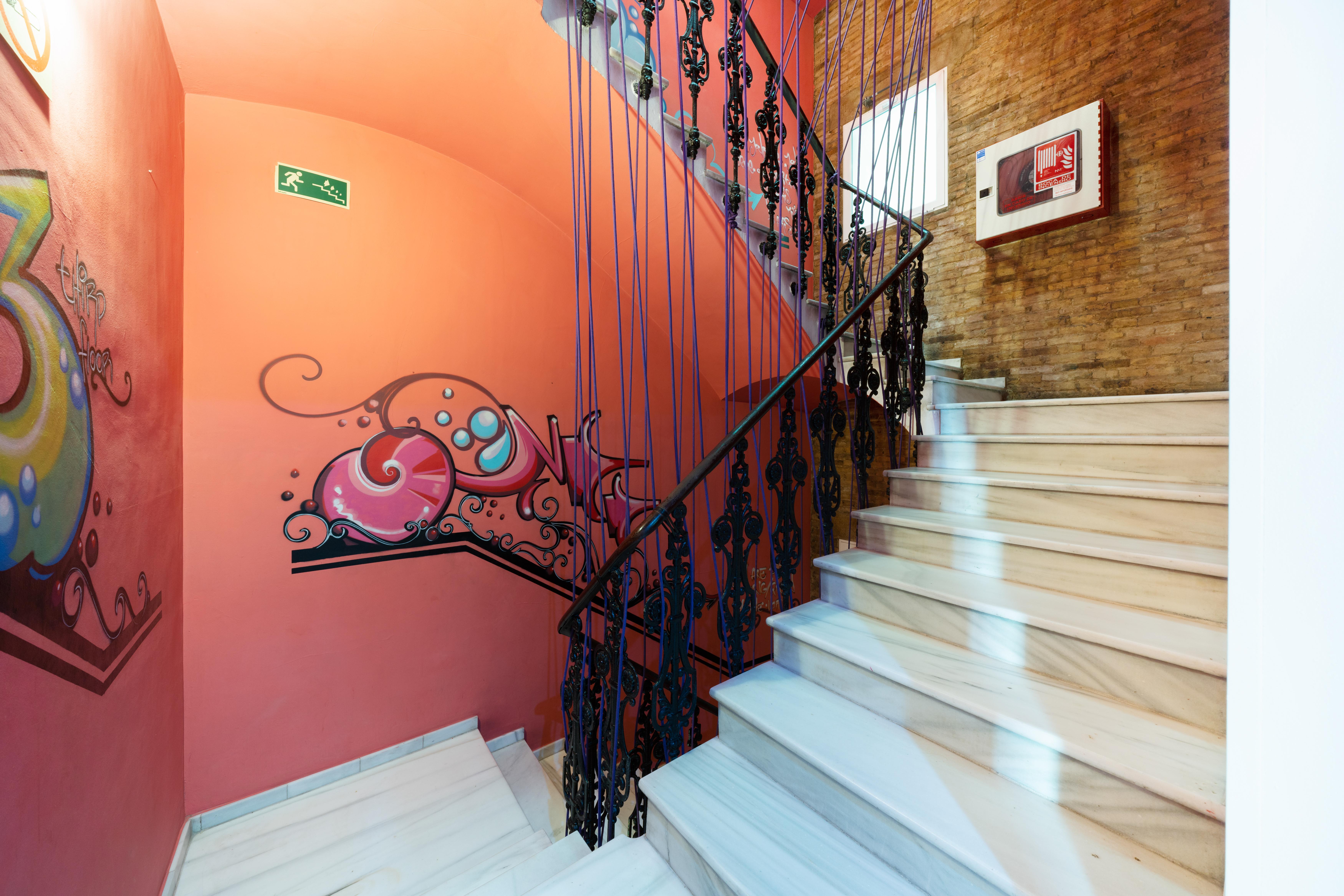 Red Nest Hostel Valencia Exterior photo