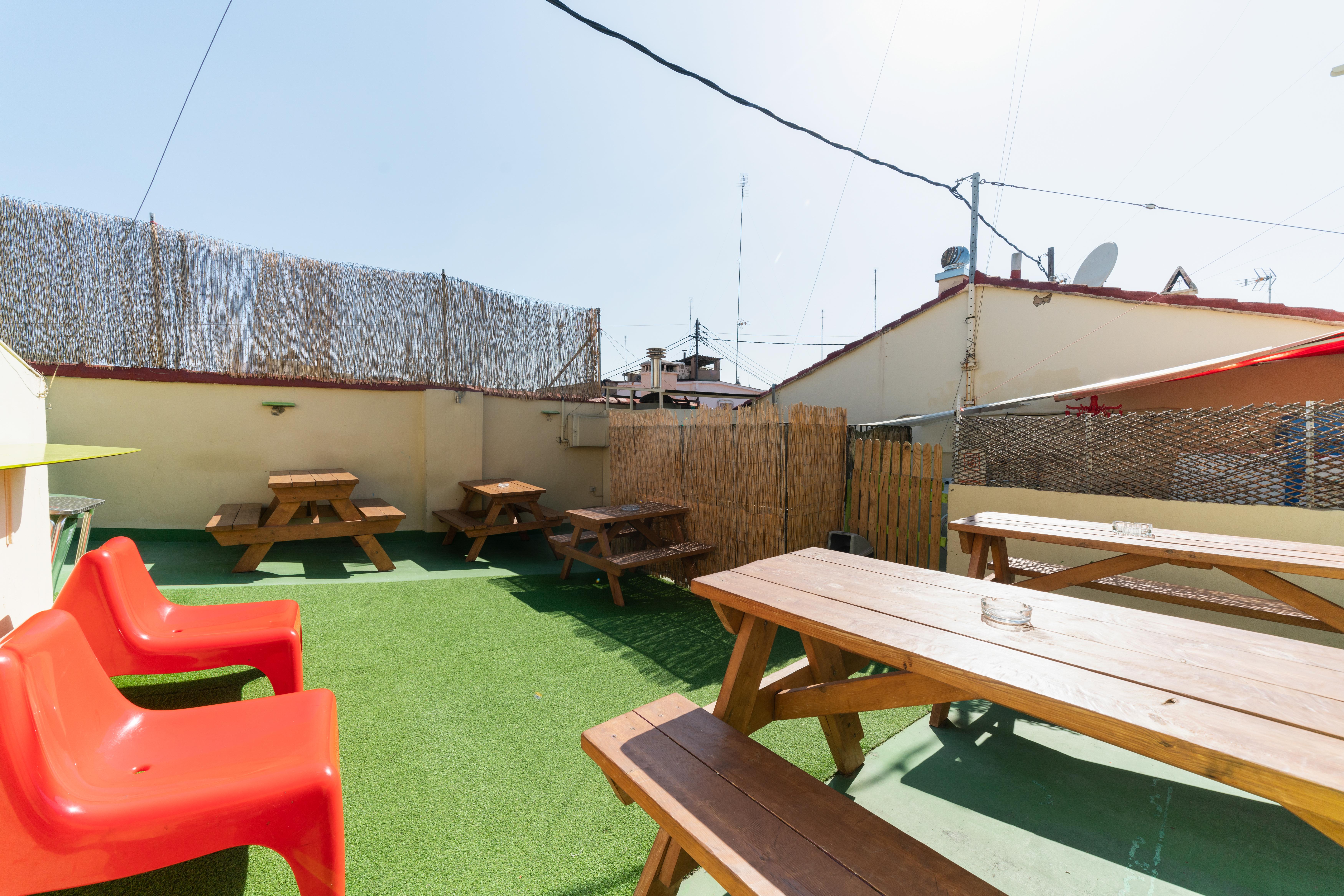 Red Nest Hostel Valencia Exterior photo