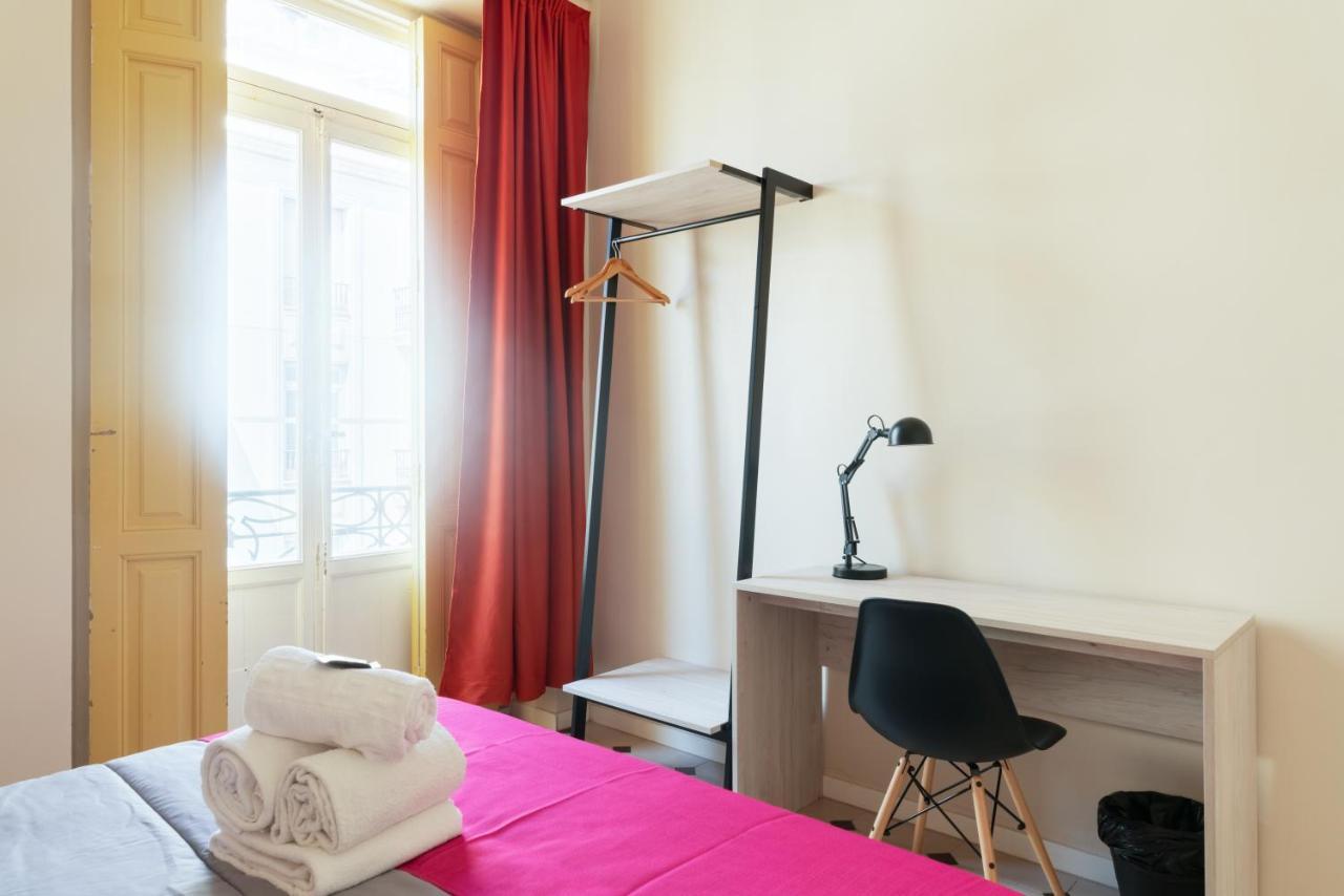 Red Nest Hostel Valencia Exterior photo