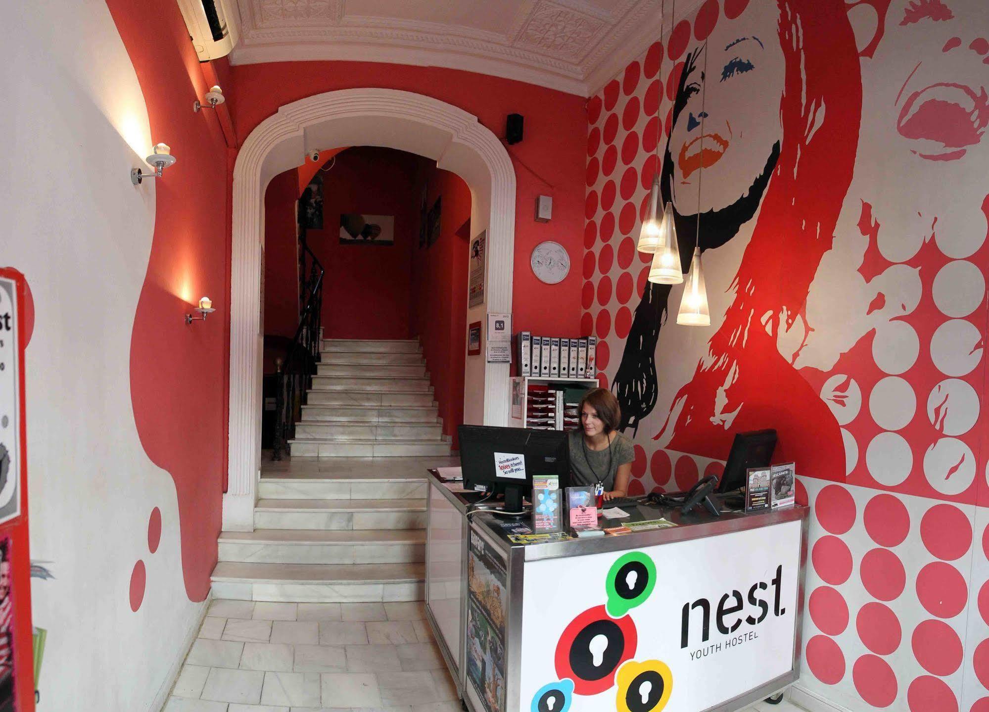 Red Nest Hostel Valencia Exterior photo