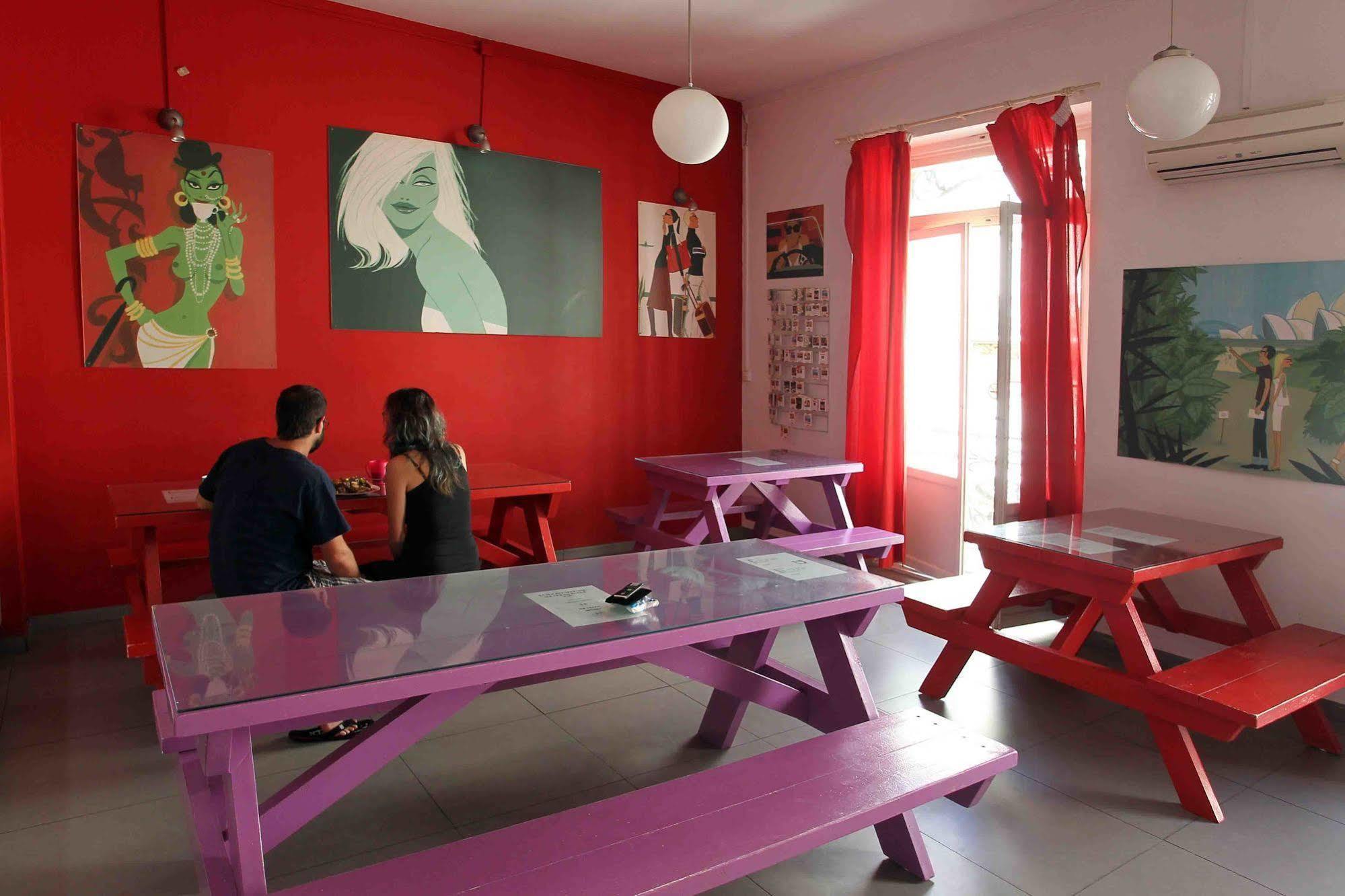 Red Nest Hostel Valencia Exterior photo